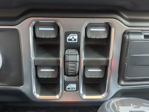 New 2026 Jeep Wrangler Unlimited Sahara AWD/4WD image 21