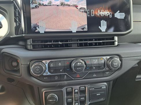 New 2026 Jeep Gladiator Sport AWD/4WD image 8