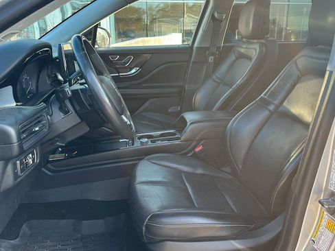 Used 2020 Lincoln Corsair AWD w/ Premium Package image 9