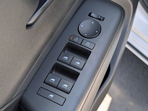 Certified 2024 Hyundai Kona SEL FWD image 17