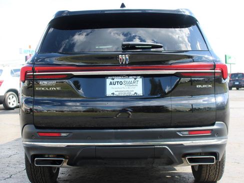 Used 2025 Buick Enclave Preferred FWD image 5