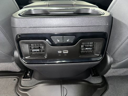 Used 2024 GMC Sierra 1500 AT4 w/ Technology Package AWD/4WD image 24