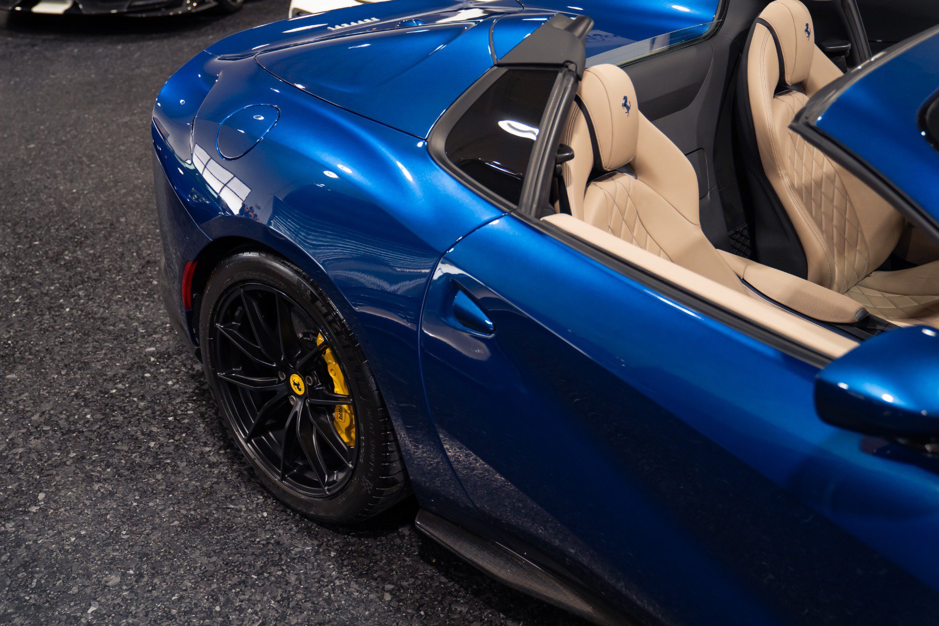 Used 2021 Ferrari 812 GTS RWD image 30
