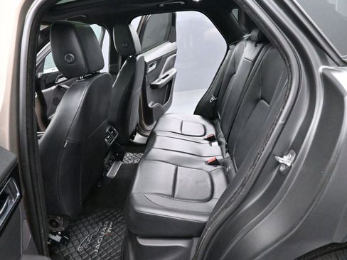 Used 2017 Jaguar F-PACE Premium image 29