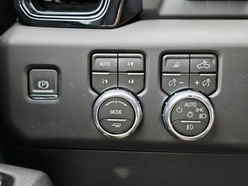 New 2026 GMC Sierra 2500 AT4X AWD/4WD image 18