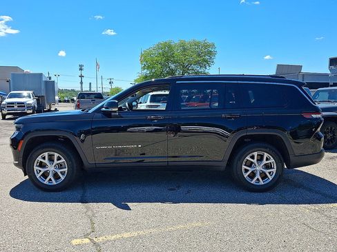 Used 2023 Jeep Grand Cherokee L Limited AWD/4WD image 5