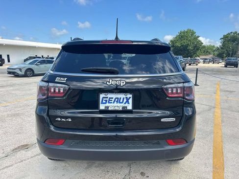 Used 2023 Jeep Compass Latitude AWD/4WD image 14