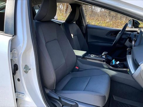 Used 2025 Toyota Prius LE image 9