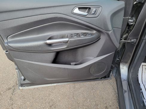 Used 2017 Ford Escape SE w/ Equipment Group 201A FWD image 19