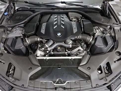 Used 2022 BMW M550i xDrive M550i xDrive w/ Premium Package image 25