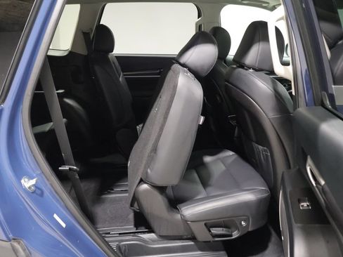 Used 2025 Kia Telluride S AWD/4WD image 19