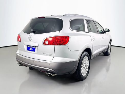 Used 2010 Buick Enclave CXL FWD image 5