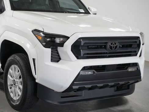 Certified 2025 Toyota Tacoma SR5 RWD image 4