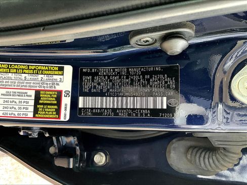 Used 2021 Toyota Camry LE FWD image 18