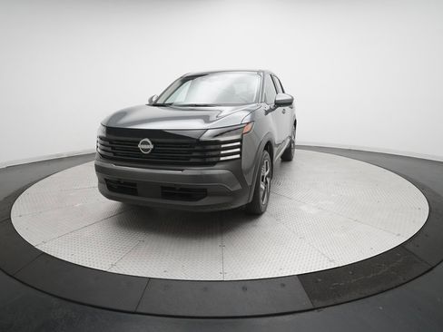 Certified 2025 Nissan Kicks SV image 32