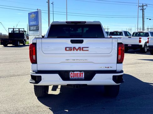 Used 2022 GMC Sierra 1500 AT4X image 8