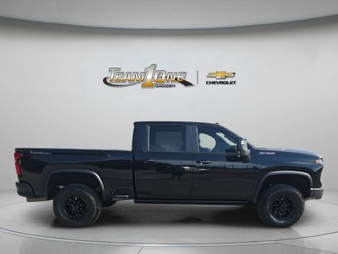 Used 2025 Chevrolet Silverado 2500 ZR2 w/ ZR2 Bison Edition AWD/4WD image 9