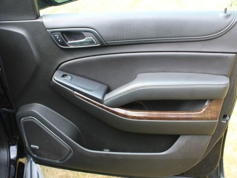 Used 2018 Chevrolet Tahoe LT w/ LT Midnight Edition image 18