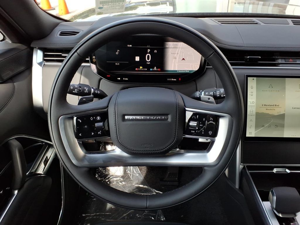 New 2026 Land Rover Range Rover Long Wheelbase SE AWD/4WD image 16