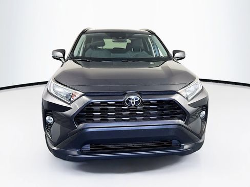 Used 2019 Toyota RAV4 XLE w/ Convenience Package AWD/4WD image 2
