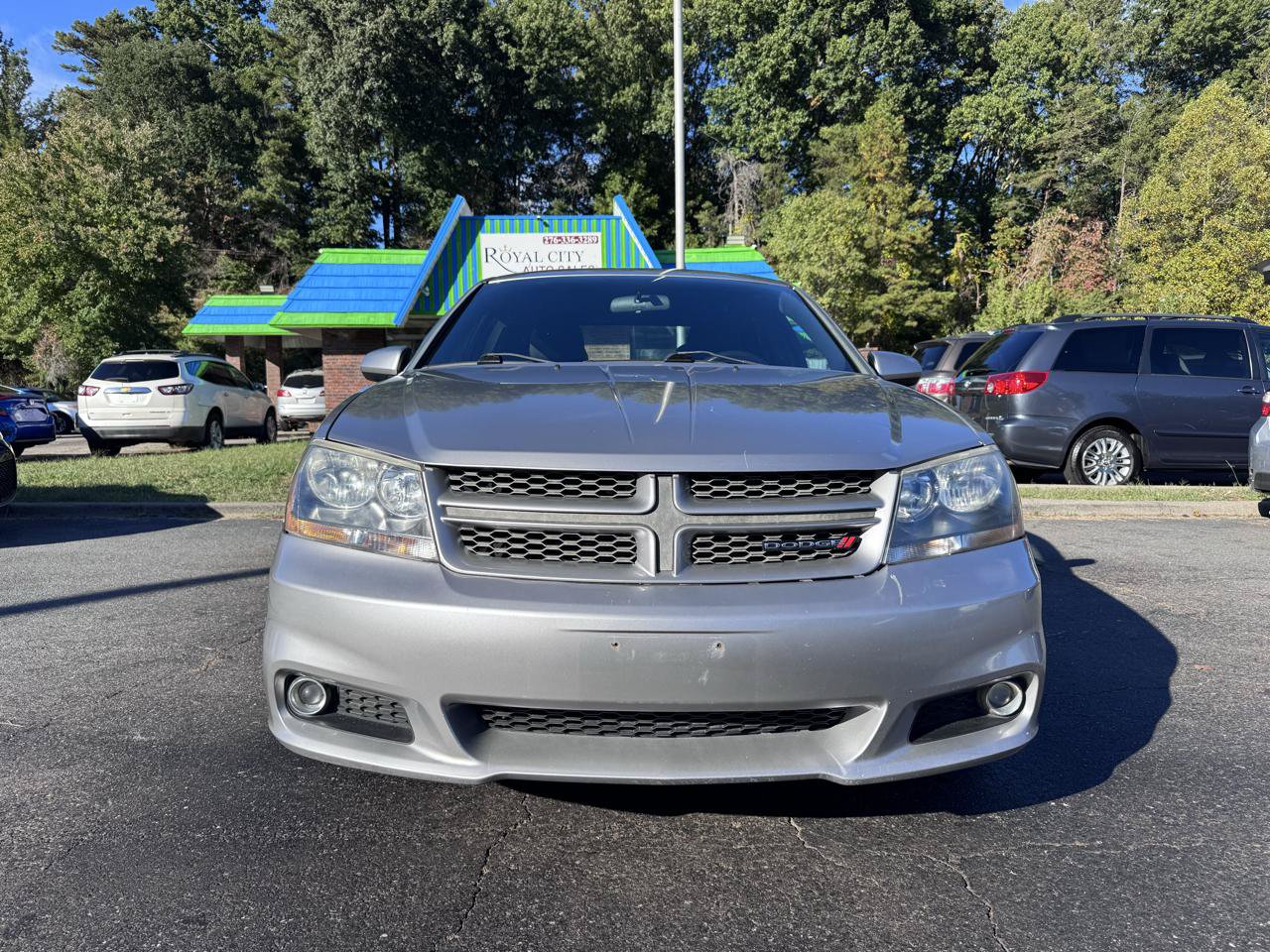 Used 2014 Dodge Avenger SXT w/ Rallye Appearance Group FWD image 2