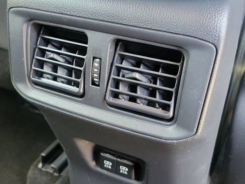 Used 2019 Toyota RAV4 XLE FWD image 28