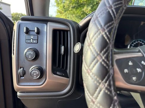 Used 2017 GMC Sierra 1500 Denali w/ Denali Ultimate Package AWD/4WD image 24