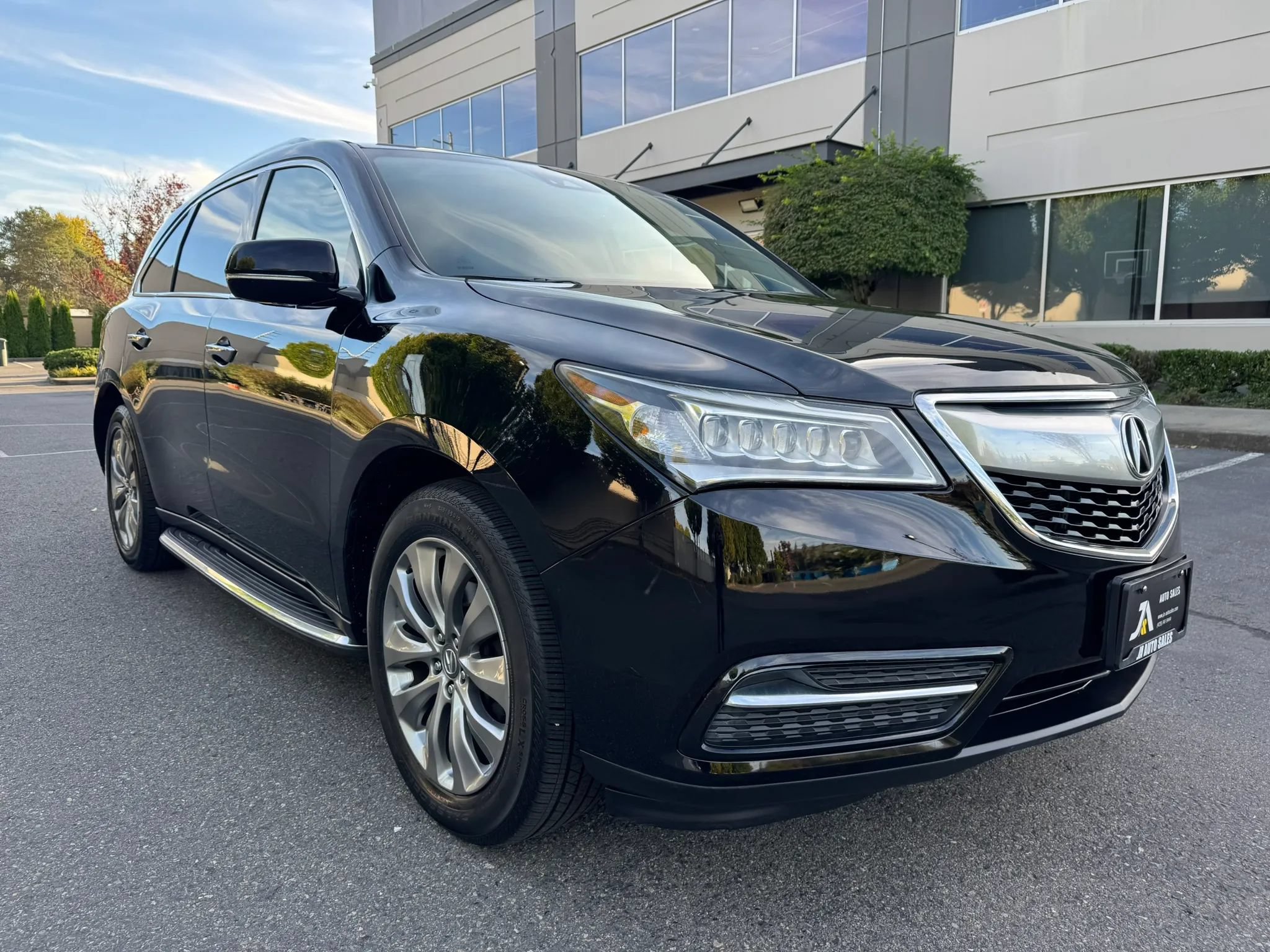 Used 2016 Acura MDX w/ Technology Package AWD/4WD image 2