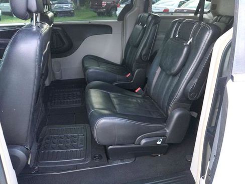 Used 2011 Chrysler Town & Country Touring-L w/ Entertainment Group #2 image 14