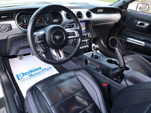 Used 2022 Ford Mustang GT Premium w/ Equipment Group 401A RWD image 29
