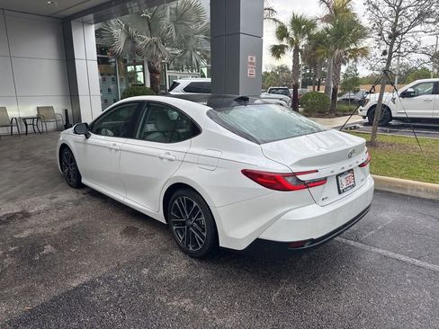 Used 2025 Toyota Camry XLE w/ Premium Plus Package image 3