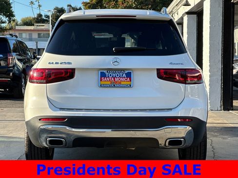 Used 2020 Mercedes-Benz GLB 250 4MATIC image 5