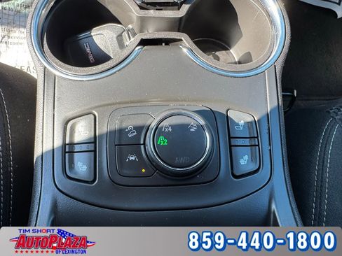 Used 2023 GMC Terrain SLE w/ Driver Convenience Package image 27