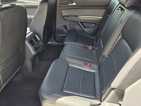 Used 2022 Volkswagen Atlas Cross Sport SE image 12