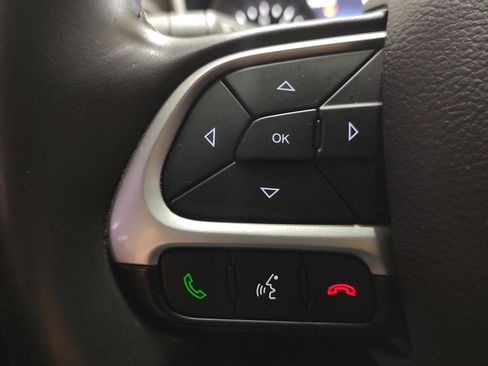 Used 2018 Jeep Compass Latitude w/ Popular Equipment Group image 13