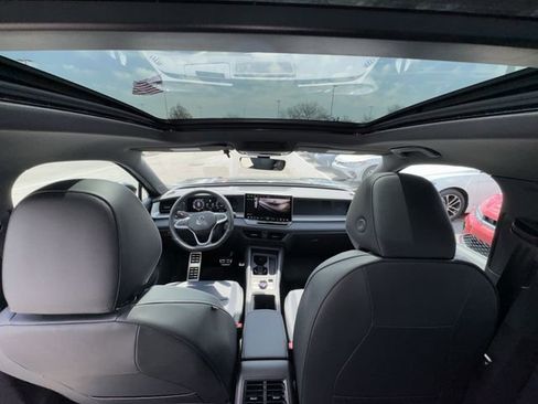 New 2026 Volkswagen Tiguan SE R-Line FWD image 20