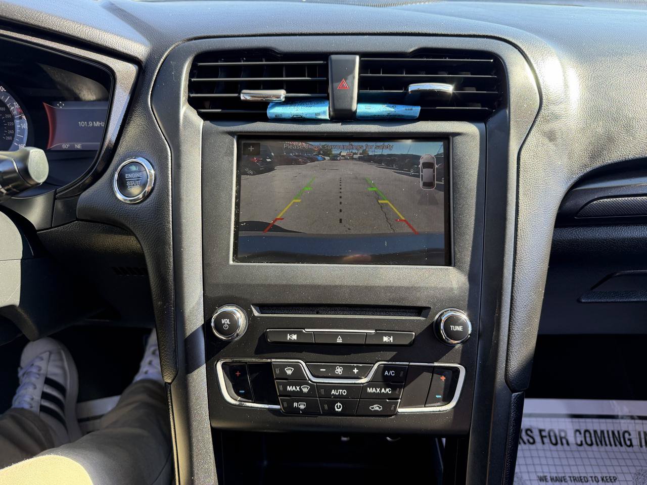 Used 2018 Ford Fusion SE w/ Equipment Group 201A FWD image 14