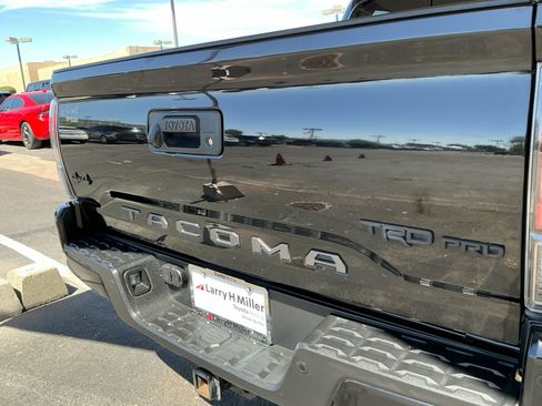 Used 2018 Toyota Tacoma TRD Pro AWD/4WD image 24