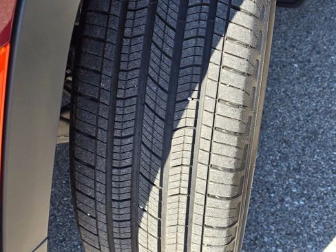 Used 2025 Jeep Grand Cherokee Limited image 33