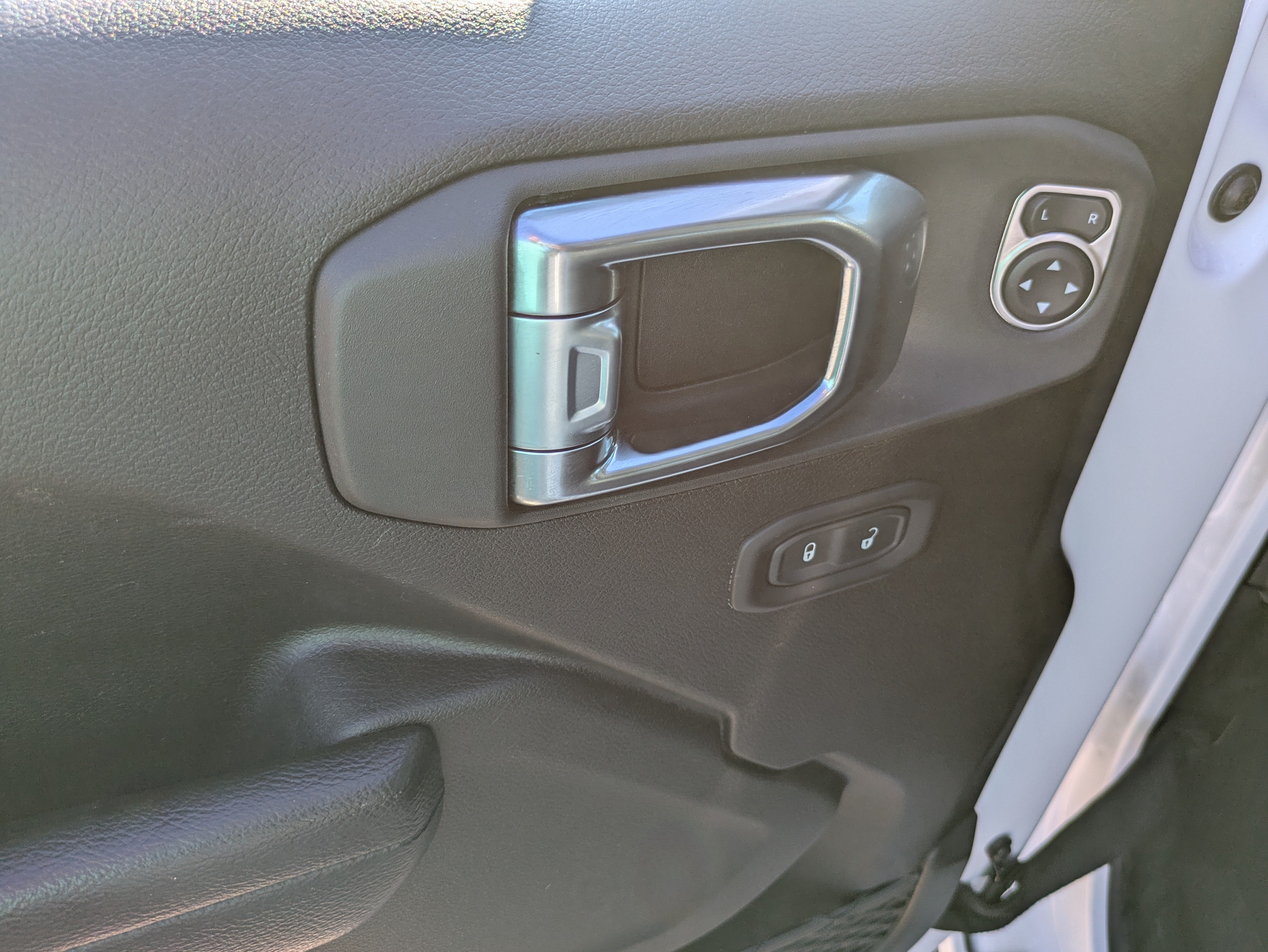 Used 2026 Jeep Gladiator Mojave AWD/4WD image 6