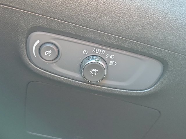 Used 2025 Buick Encore GX Preferred w/ Comfort Package FWD image 11