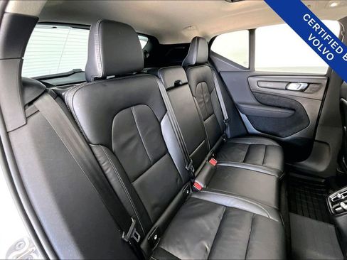 Certified 2023 Volvo XC40 B5 Ultimate w/ Protection Package Premier image 34