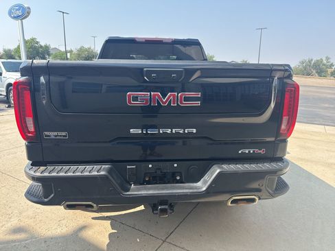 Used 2024 GMC Sierra 1500 AT4 image 3