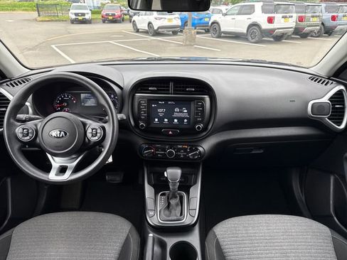 Used 2020 Kia Soul S FWD image 11