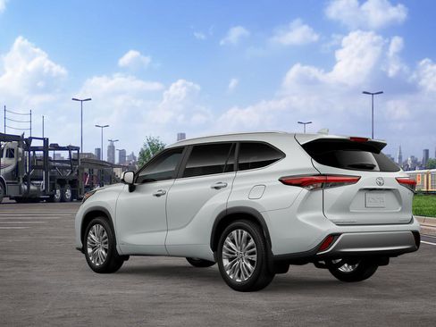 New 2026 Toyota Highlander Platinum image 42