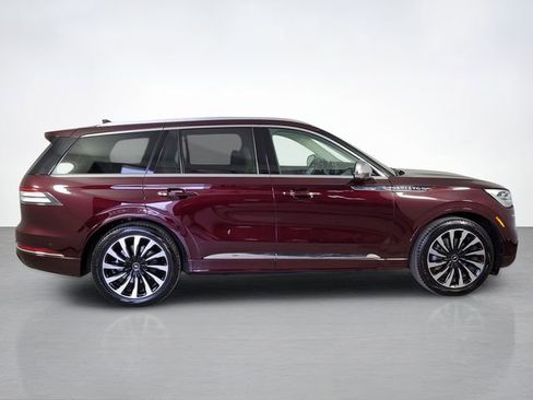 Used 2022 Lincoln Aviator Black Label Grand Touring AWD/4WD image 2