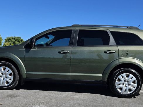 Used 2017 Dodge Journey SE image 7