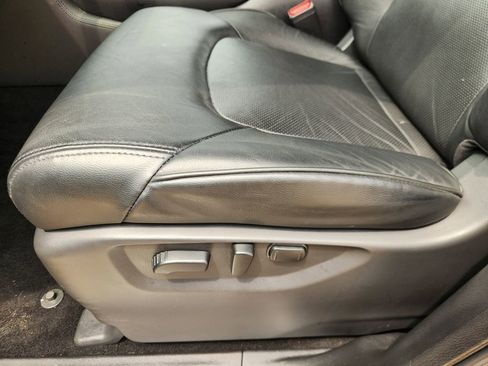 Used 2024 Nissan Armada SL w/ Captain's Chairs Package RWD image 25