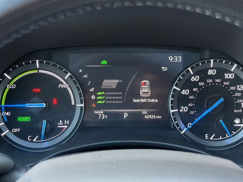 Used 2020 Toyota Highlander XLE AWD/4WD image 28