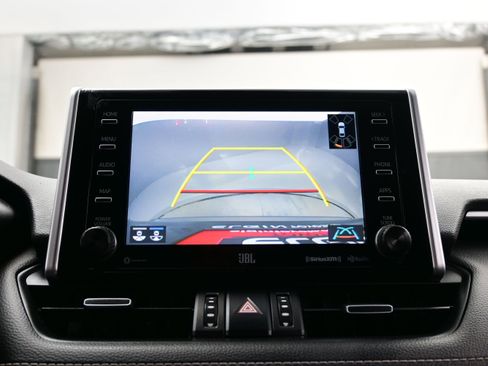 Used 2020 Toyota RAV4 XLE Premium FWD image 18